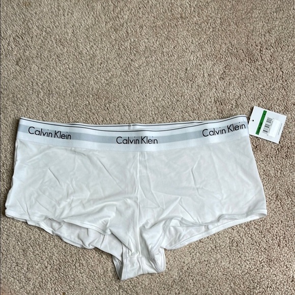 Calvin Klein White Boxer Briefs Soft Stretchy Fabric - Picture 1 of 3